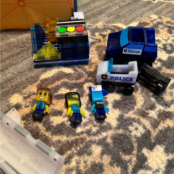 Magna-tile bundle #2 - Picture 3 of 11